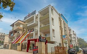 Aadat Hotel Subhash Chowk Gurgaon